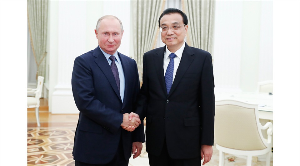 Premier meets Putin on bilateral ties:3