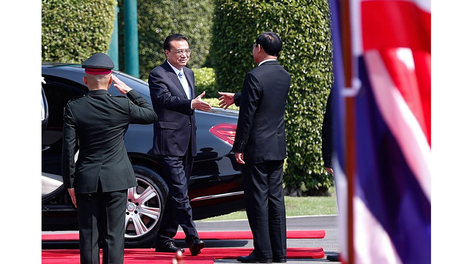Premier attends welcoming ceremony held by Thai PM:2