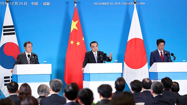 Premier Li, Moon, Abe meet press:0
