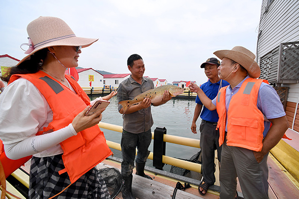 Winter fishing in Xinjiang