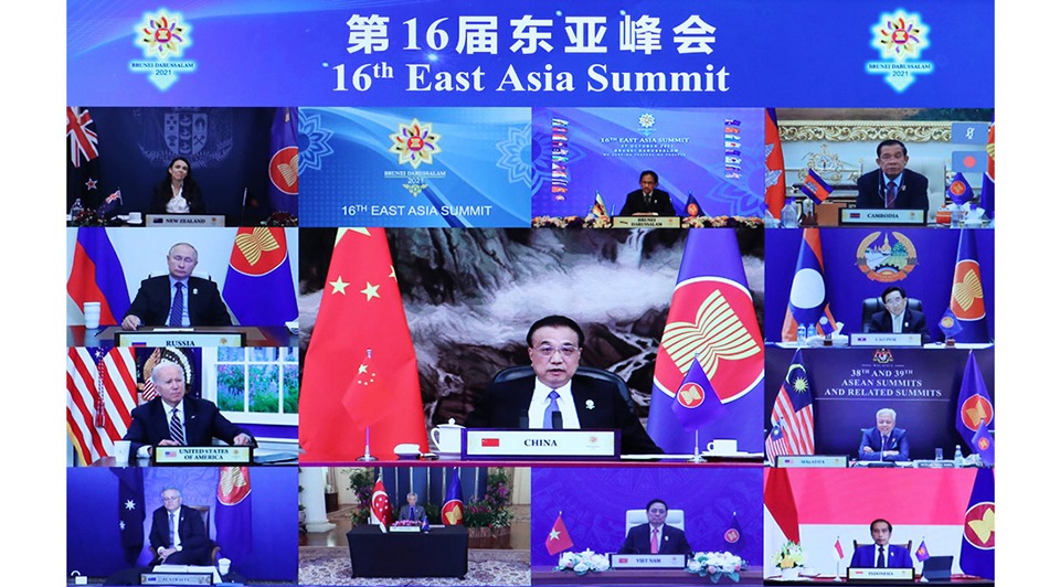 Premier proffers four-point proposal on East Asia cooperation:2
