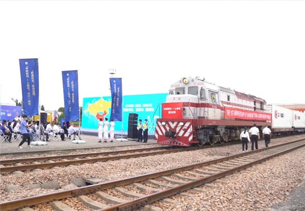 Shanghai launches its 50th China-Europe freight train:0
