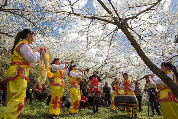 Qingming A Poetic Chinese Festival
