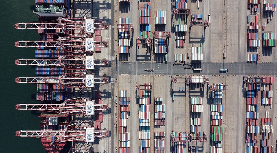 China's foreign trade surges in Q1 amid continued social, economic development:1