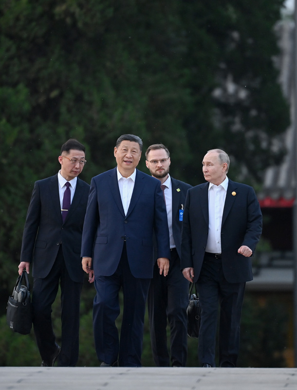 Xi holds restrictive meeting with Putin at Zhongnanhai