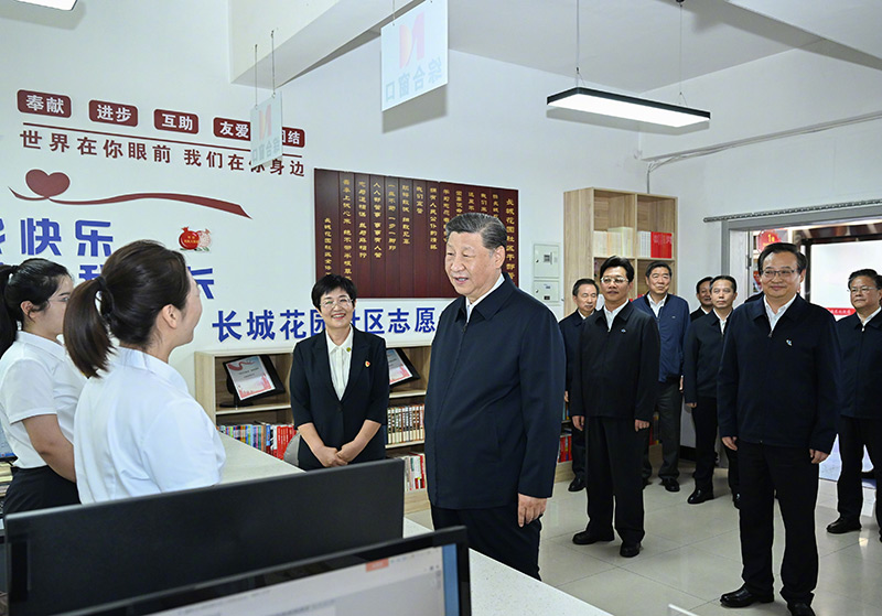Xi calls for high-quality community services for residents