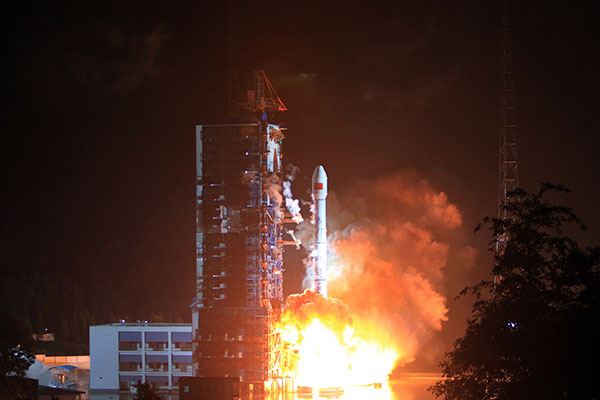 China Launches First Mobile Telecom Satellite