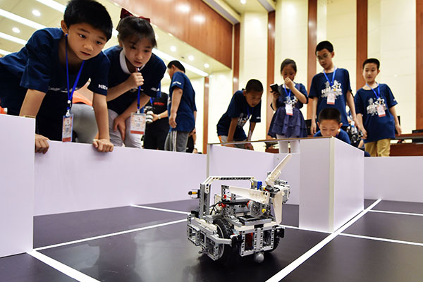 Students take part in 2nd Educational Robot Contest in China’s Shijiazhuang