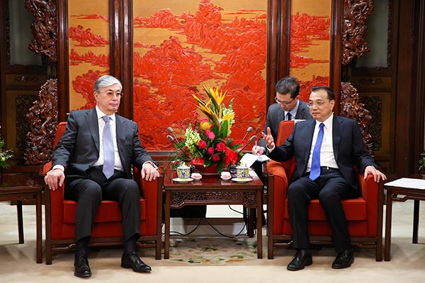 Premier Li meets Kazakh Senate Chair Tokayev